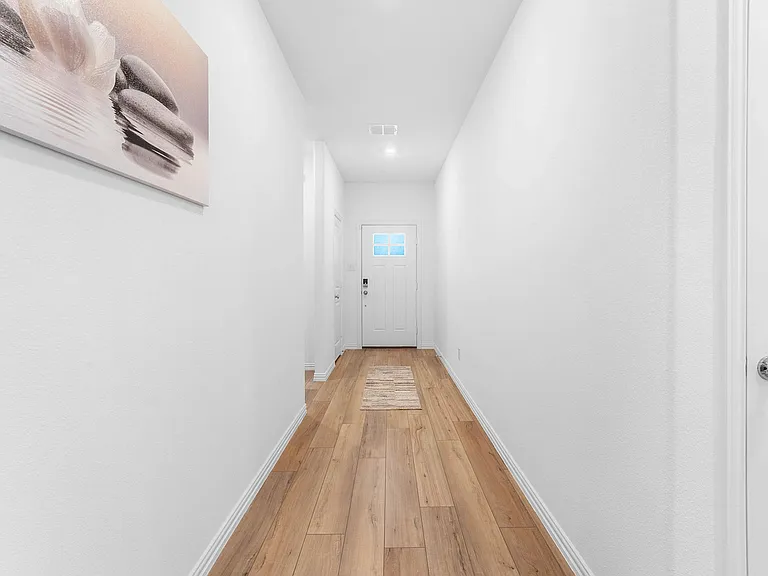 513 Macdonald Way — Photo 18