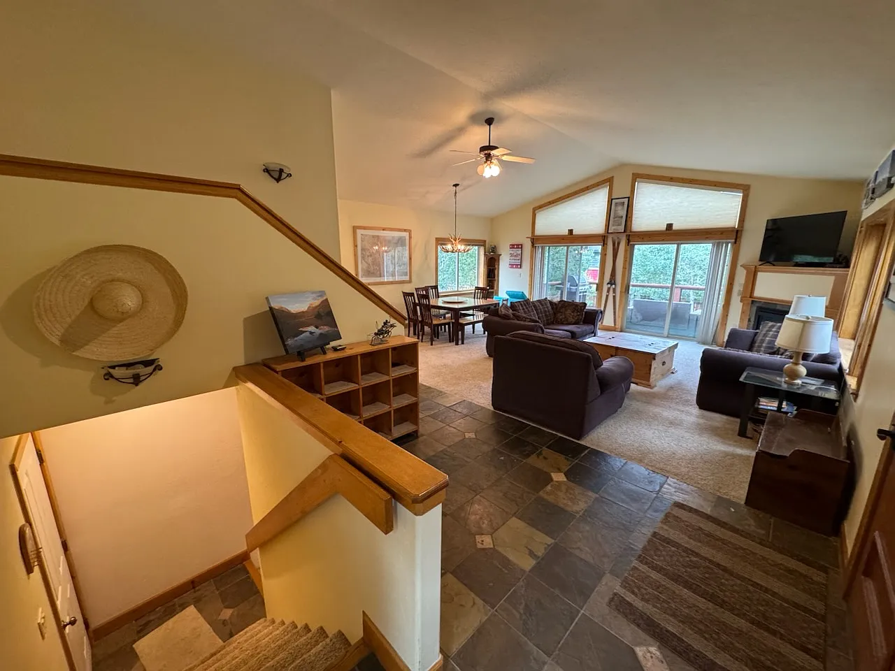 4 bed, 2.5 bath, 1856 sqft, $4,300 — Photo 2