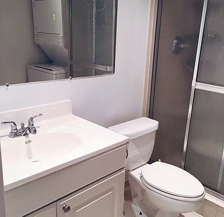 5th image of 926 Michigan Ave APT 1