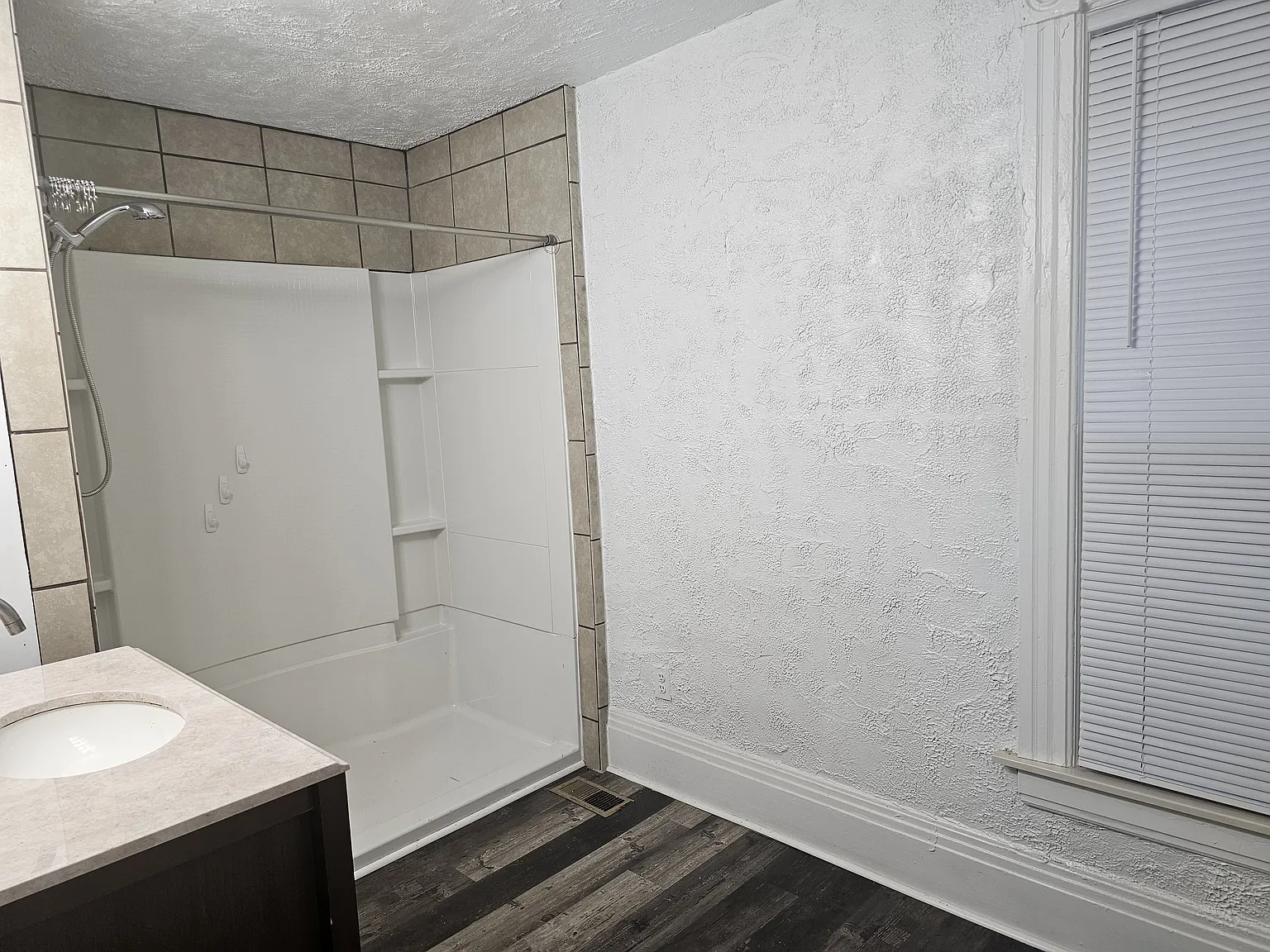 2 bed, 1.5 bath, 1112 sqft, $1,350 — Photo 3