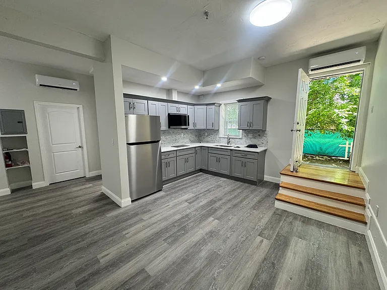 7 McCabe Ct #1 — Photo 12
