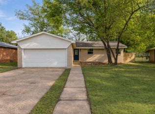 1204 W 3a St, Mc Gregor, TX 76657