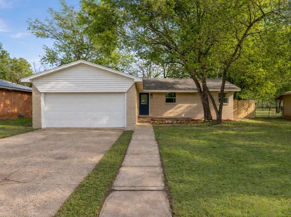 1204 W Three A St, Mc Gregor, TX 76657