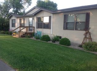 222 S 5th St, Oakes, ND 58474