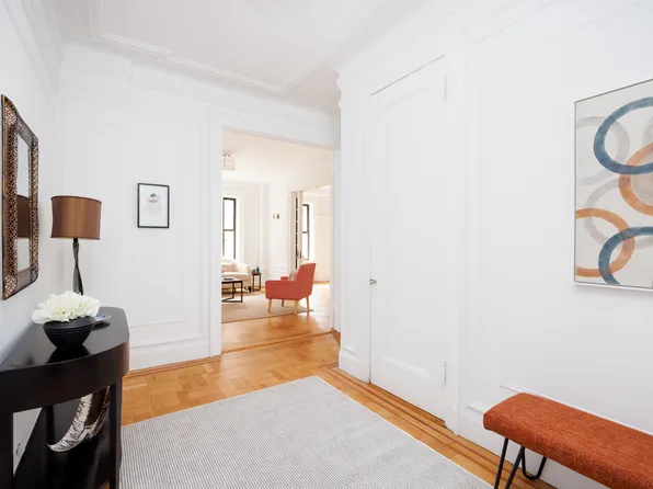 801 West End Avenue image 2 of 13