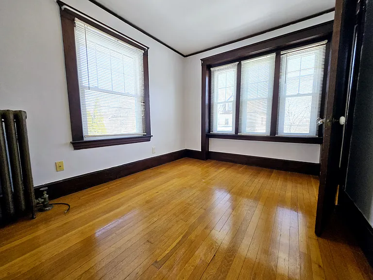 19 Rowe St #2 — Photo 11