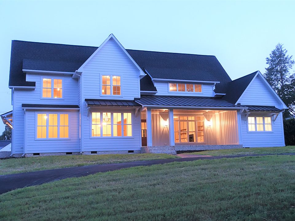 1st image of 504 Chandler Cir