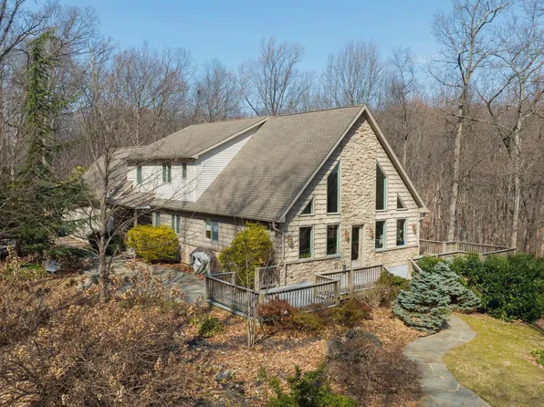 4495 Beards School Rd, Spring Grove, PA 17362