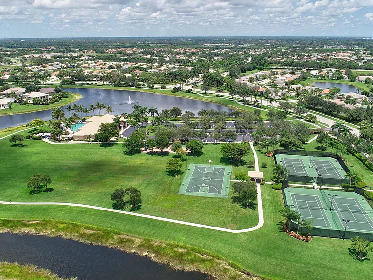 4085 Bahia Isle Cir — Photo 34