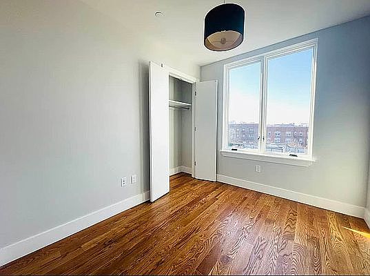 4th image of 676 E 21st St #66