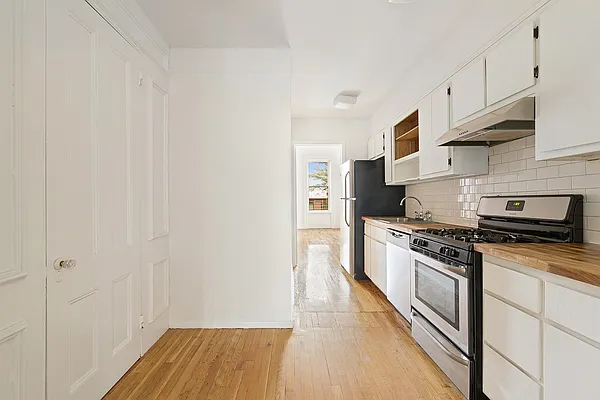 Rented by Compass | media 9