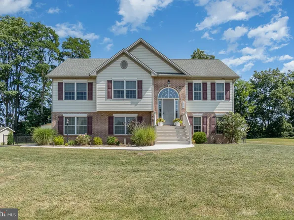 14701 Cedarbrook Dr, Greencastle, PA 17225