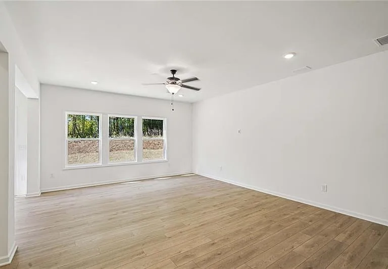 240 Silverleaf Trl — Photo 4