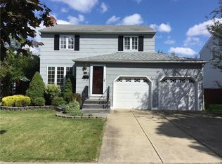 10 Steven Dr, Cheektowaga, NY 14227