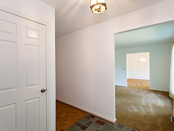 2nd image of 137 Dogwood Dr