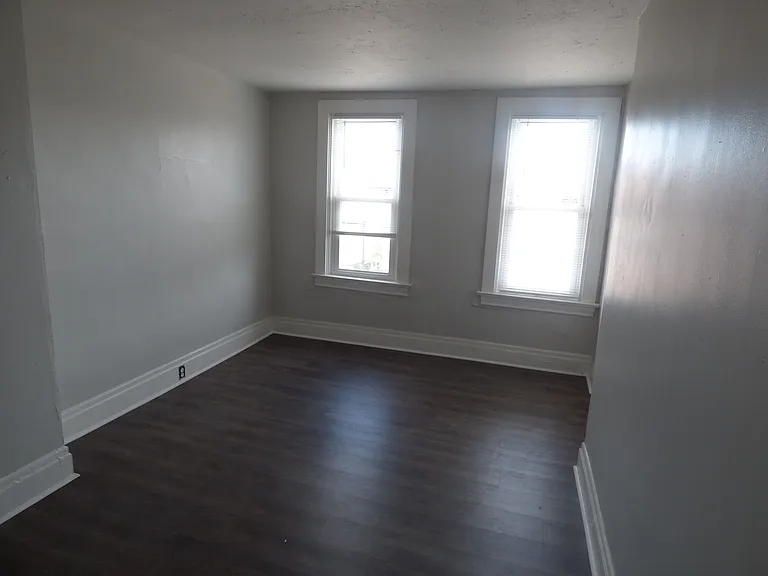 1134 Race St — Photo 13