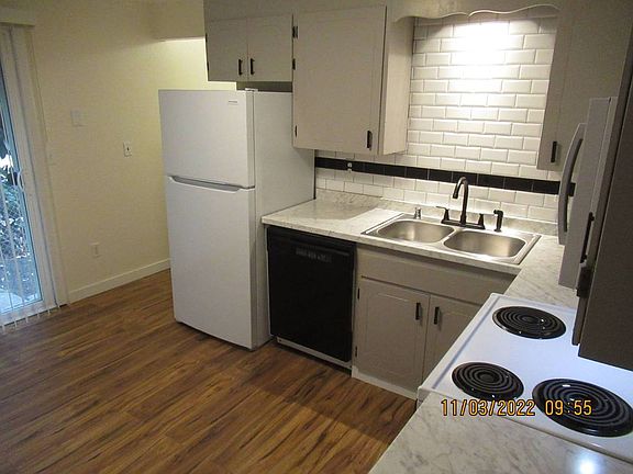 3rd image of 3632 S Alaska St #B