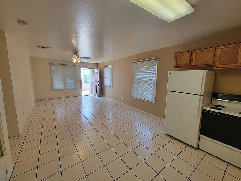 921 N 1st Ave #2 — Photo 3