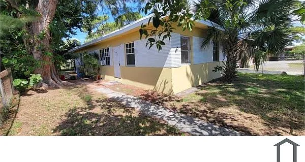 843 NW 13th Ave — Photo 1