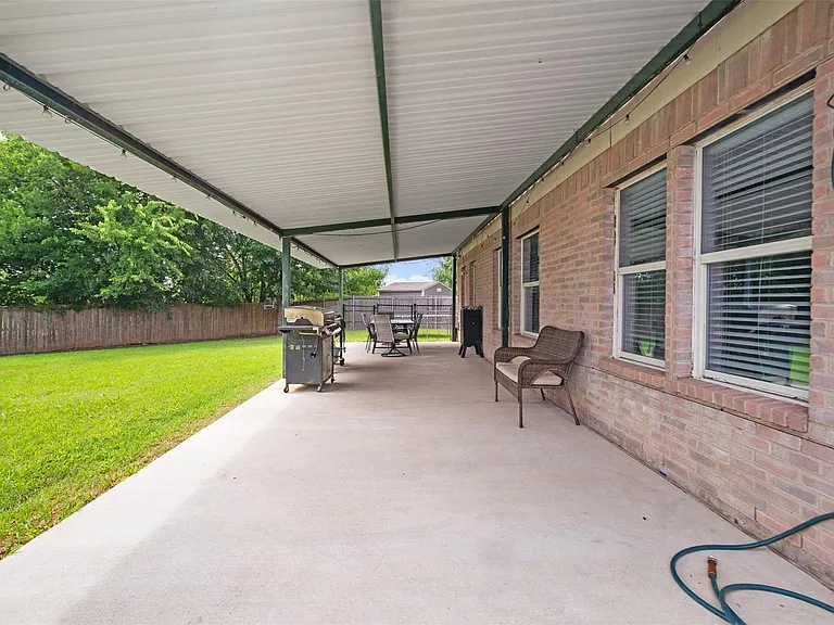 921 Zoe St — Photo 34