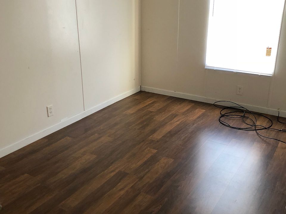 1st image of 9 Coral Dr