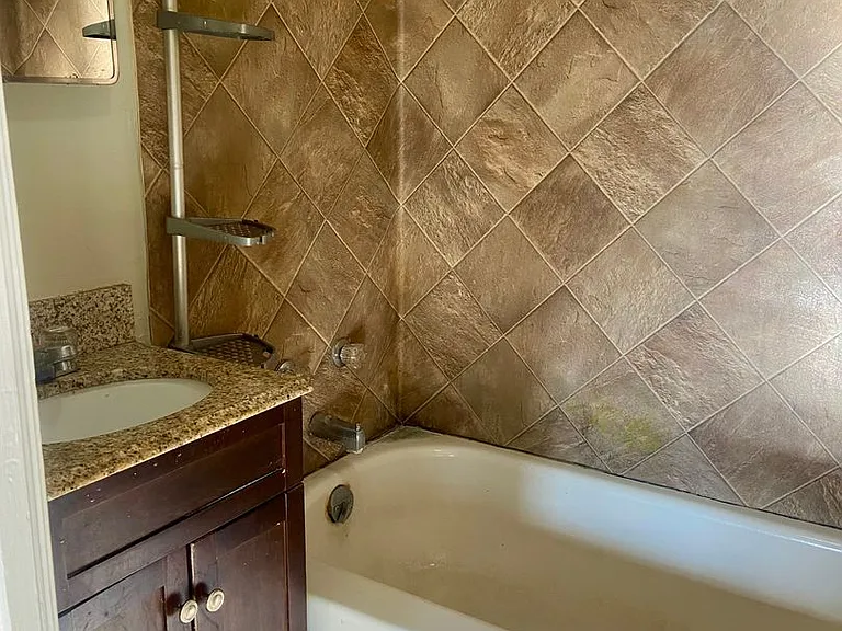 403-405 N Baltimore Ave #1 — Photo 5
