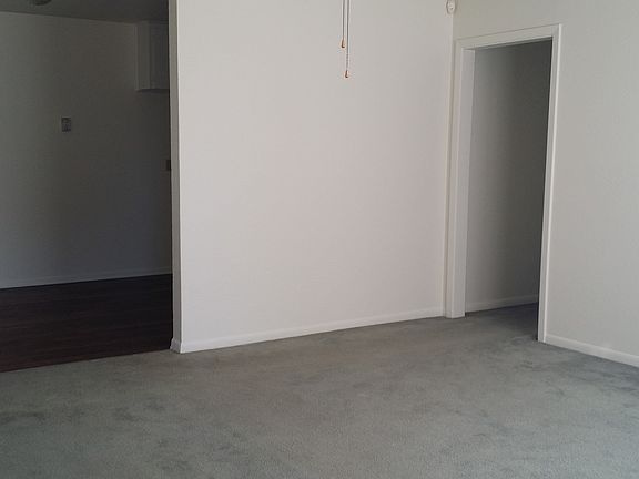 5th image of 209 W Hoover Ave