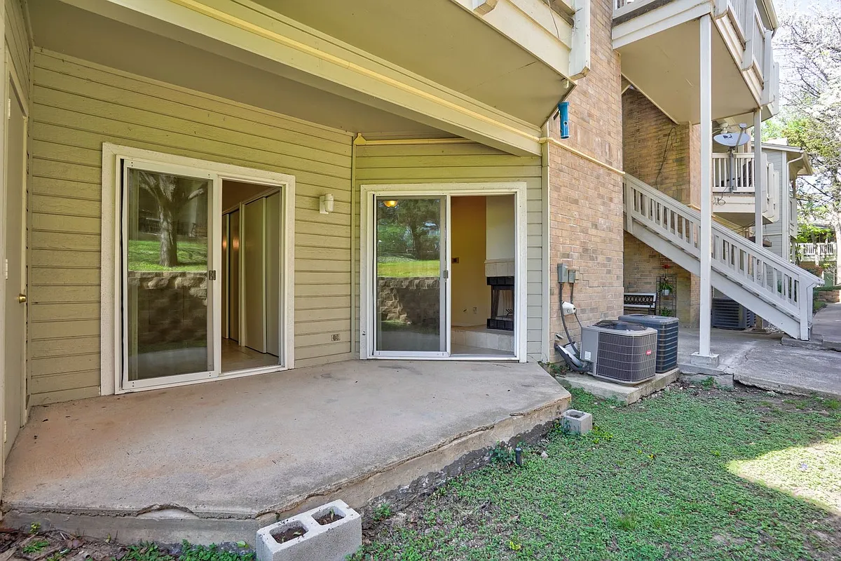 Building Photo - 2450 Wickersham Ln #1303