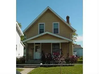 386 Midland Ave photo 1