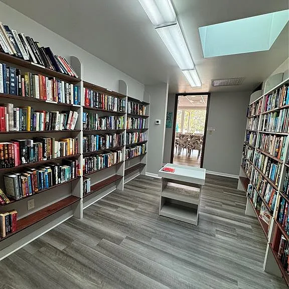 603 W Club Blvd — Photo 15