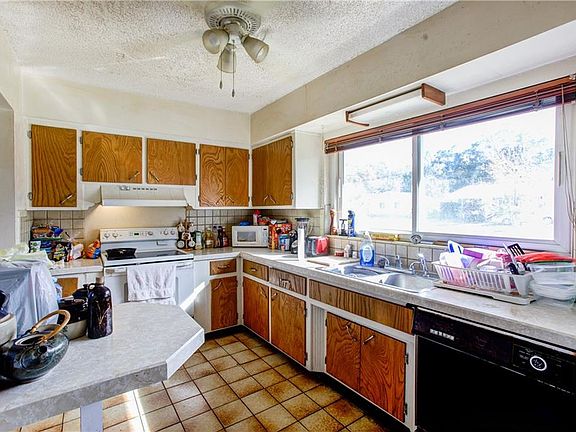 5th image of 2338 Ella Pl