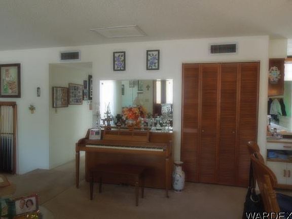 3rd image of 950 Hillside Dr