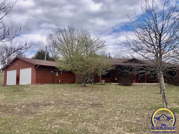 11730 King Estates Dr, Oskaloosa, KS 66066
