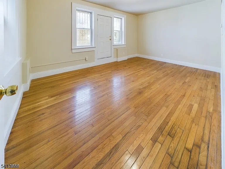413-15 Dodd St #6 — Photo 7