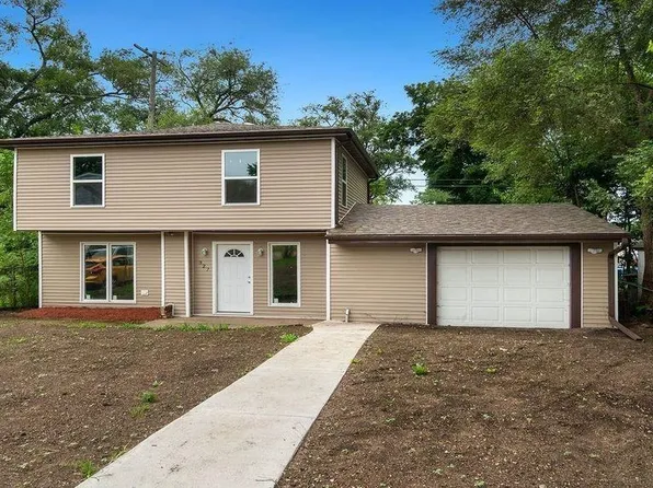 327 Liberty Blvd, Machesney Park, IL 61115