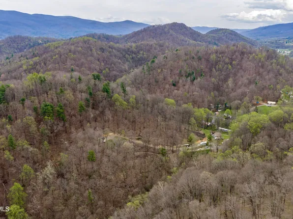 394 & 400 Bishop Hollow Rd, Elizabethton, TN 37643