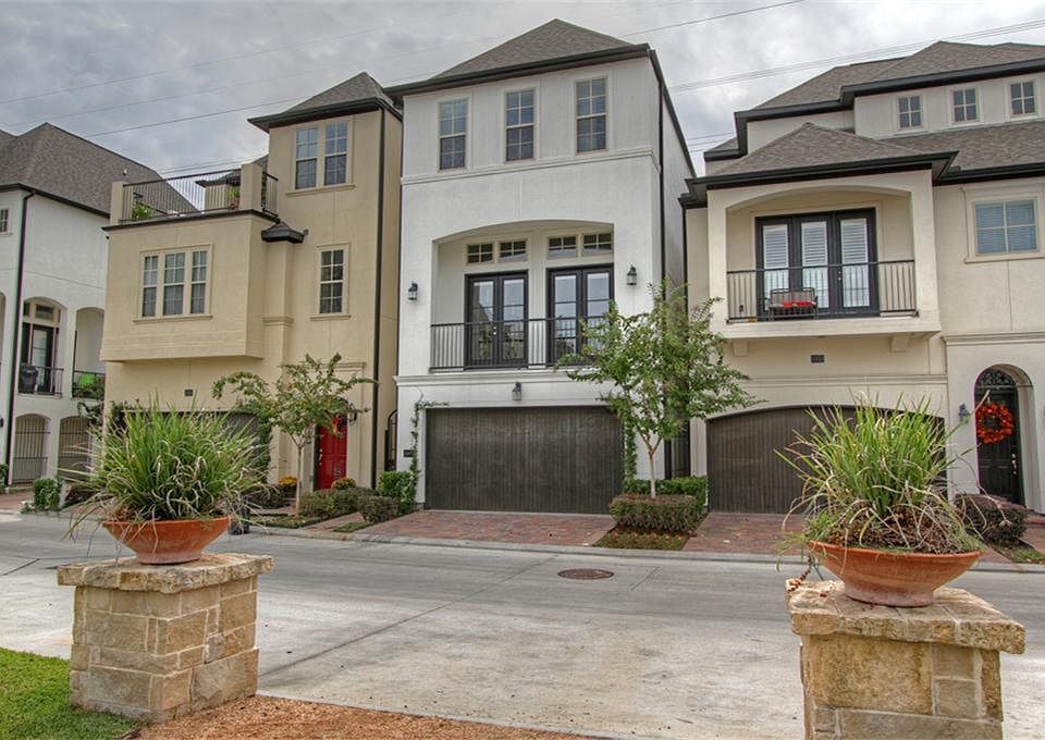 1st image of 10913 Upland Park