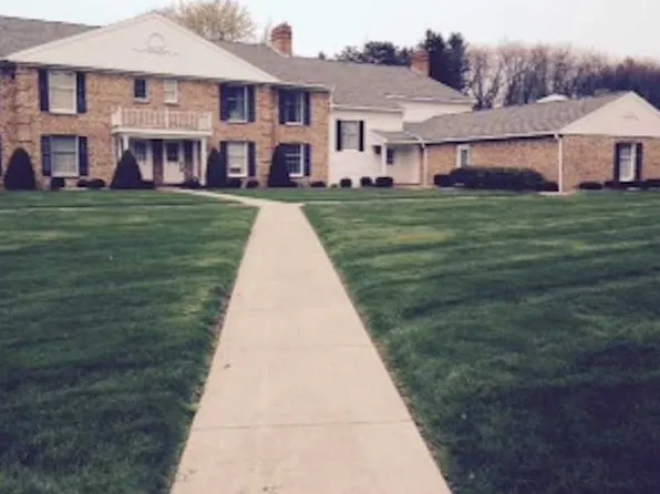 286 Windsor Rdg, New Castle, PA 16105