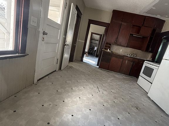 2nd image of 1232 Albemarle St