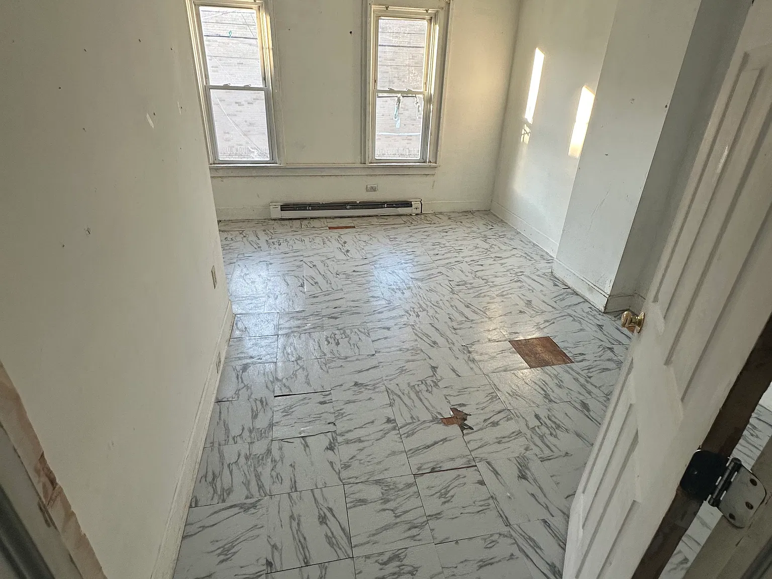 1 bed, 1100 sqft, $900 — Photo 2
