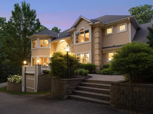 1990 Marywood Ln, West Saint Paul, MN 55118