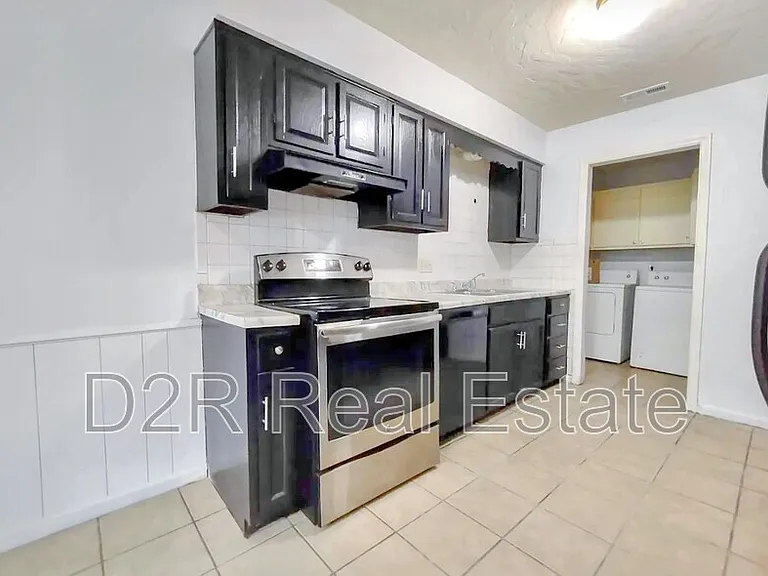 7819 Southfield Dr — Photo 10