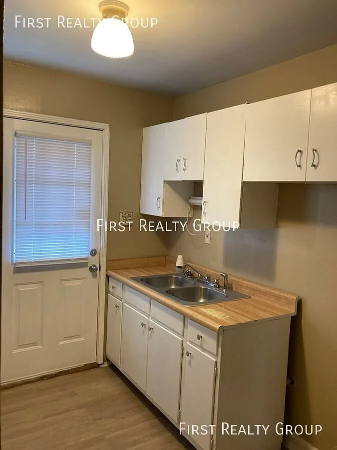 3 Bedroom, 1 Bath Home in Dayton, Move In Ready! — Photo 2