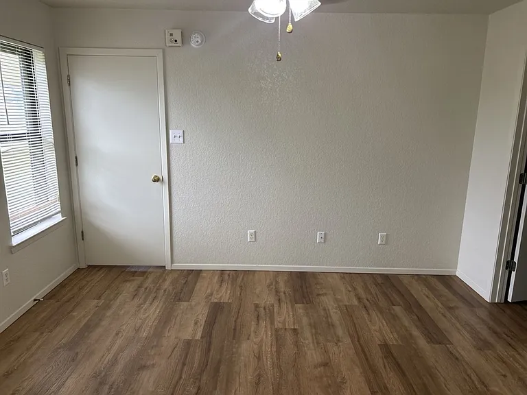 621 Deloris Dr — Photo 13