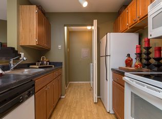 41141 E Village Green Blvd APT 204, Canton, MI 48187