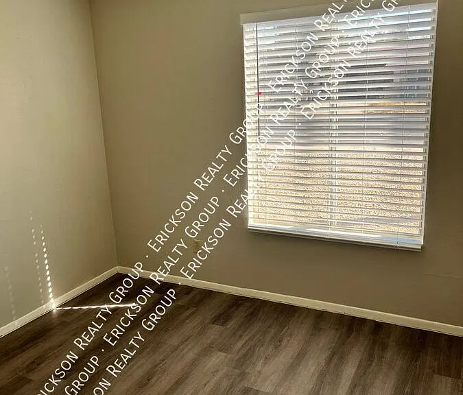 606 W Flower Ave — Photo 8