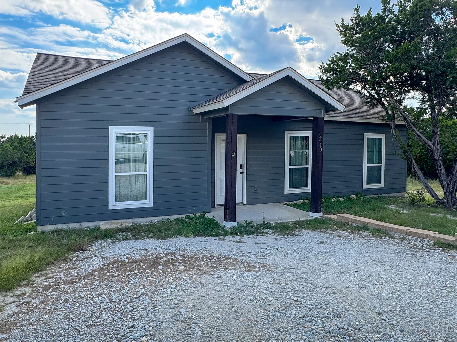 3 bed, 1204 sqft, $1,795 — Photo 1