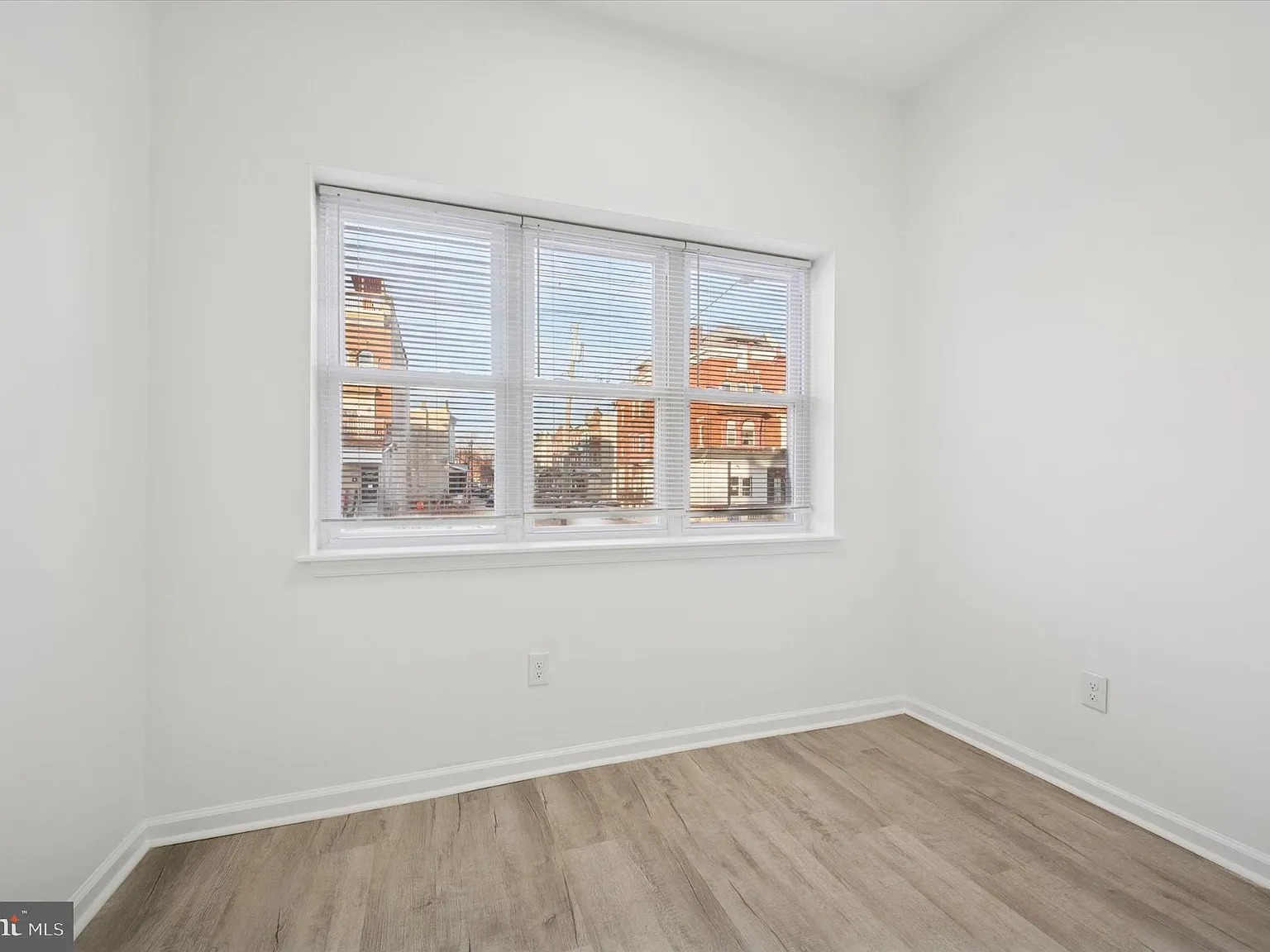 1 bed, 1.0 bath, 500 sqft, $1,050 — Photo 3
