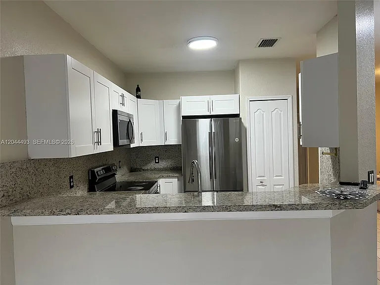 2313 Shoma Ln #2313 — Photo 9