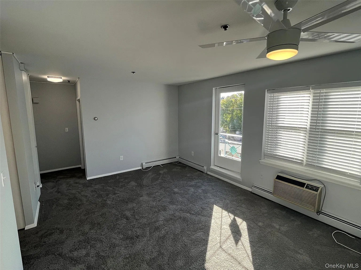 1 bed, 1.0 bath, 1200 sqft, $2,200 — Photo 2